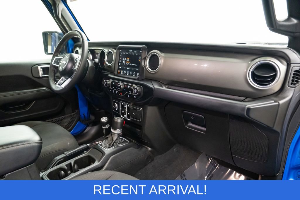 Used 2023 Jeep Wrangler Sahara image 27