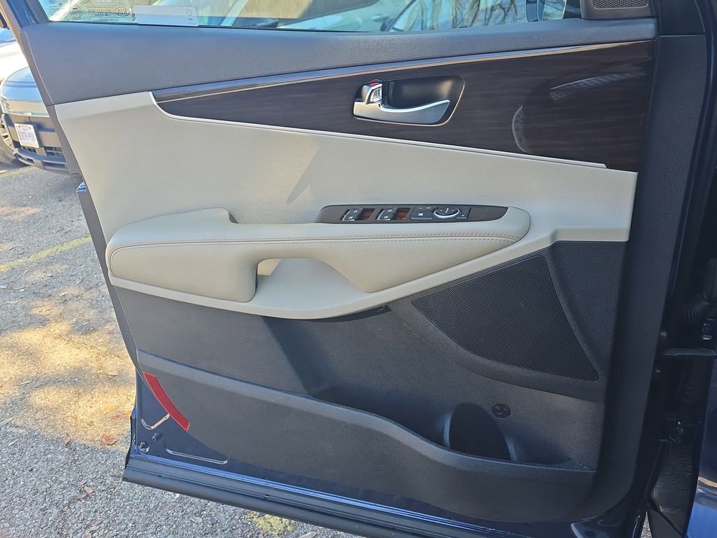 Used 2019 Kia Sorento LX w/ LX Convenience Package image 26