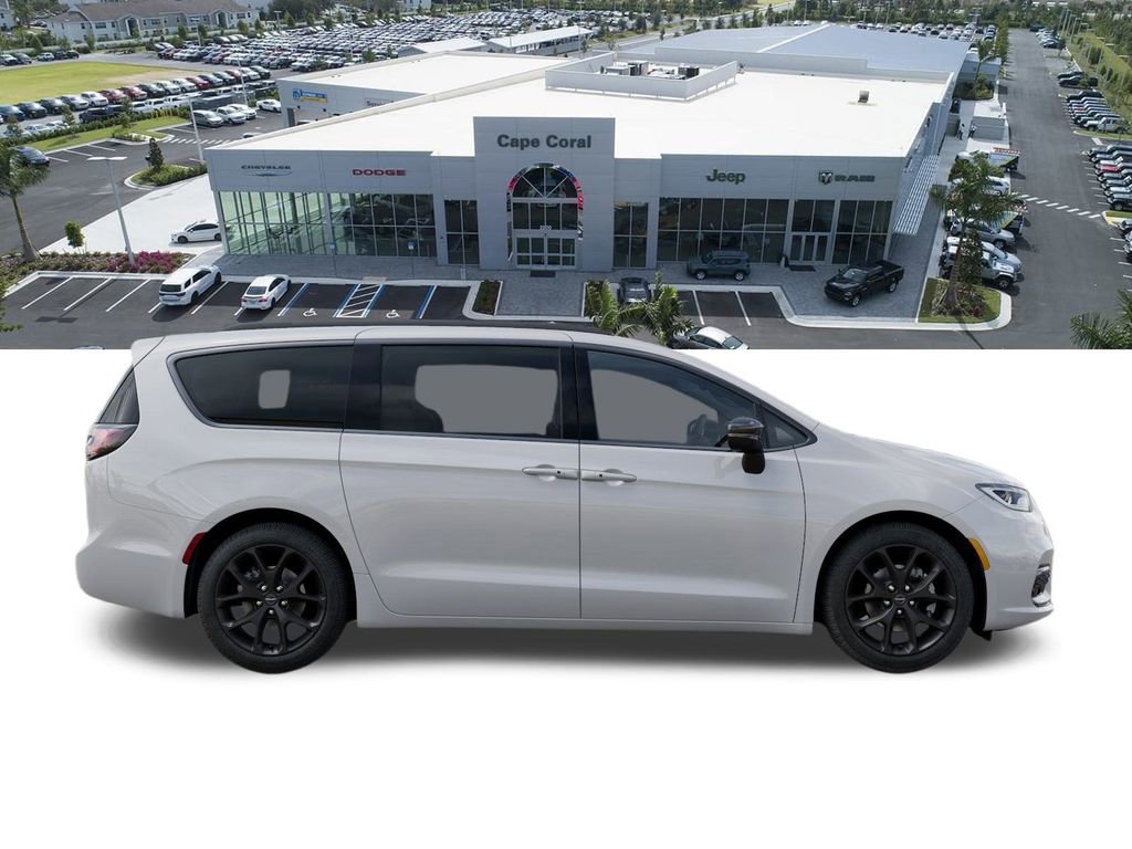New 2026 Chrysler Pacifica Limited w/ S Appearance Package image 22