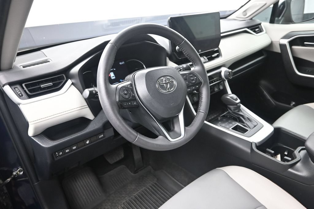 Used 2023 Toyota RAV4 XLE Premium AWD/4WD image 12