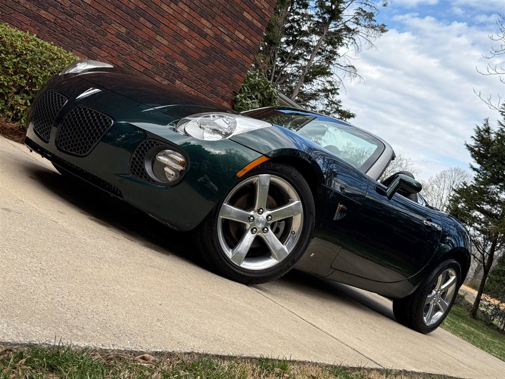 Used 2008 Pontiac Solstice GXP w/ Premium Package image 10