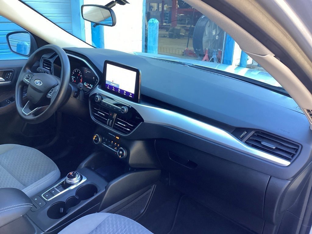Used 2020 Ford Escape SE image 29