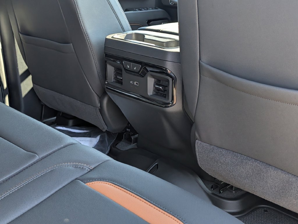 New 2026 GMC Sierra 2500 AT4 w/ AT4 Premium Plus Package AWD/4WD image 31
