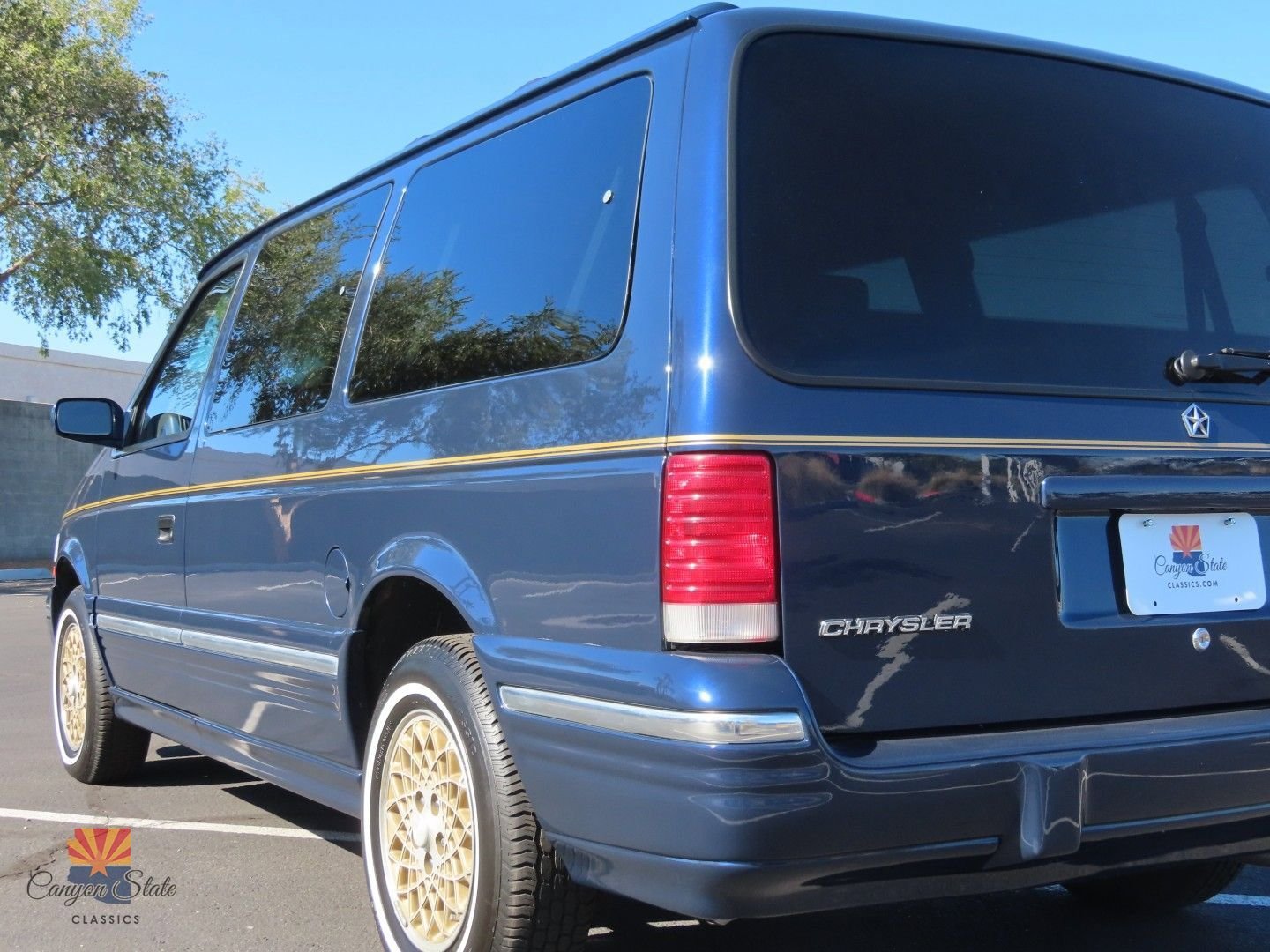Used 1995 Chrysler Town & Country image 27
