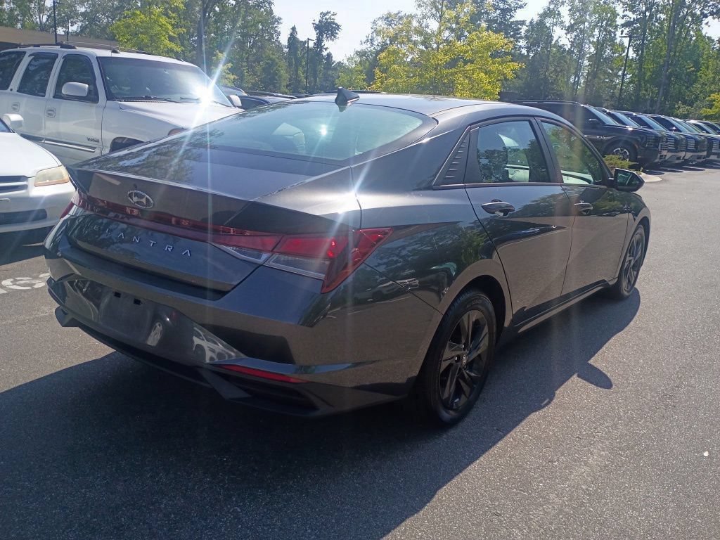 Used 2021 Hyundai Elantra SEL FWD image 3
