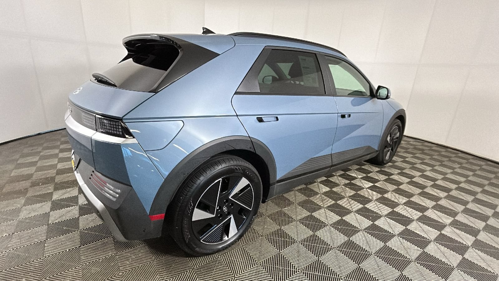 Used 2025 Hyundai Ioniq 5 SEL RWD image 2