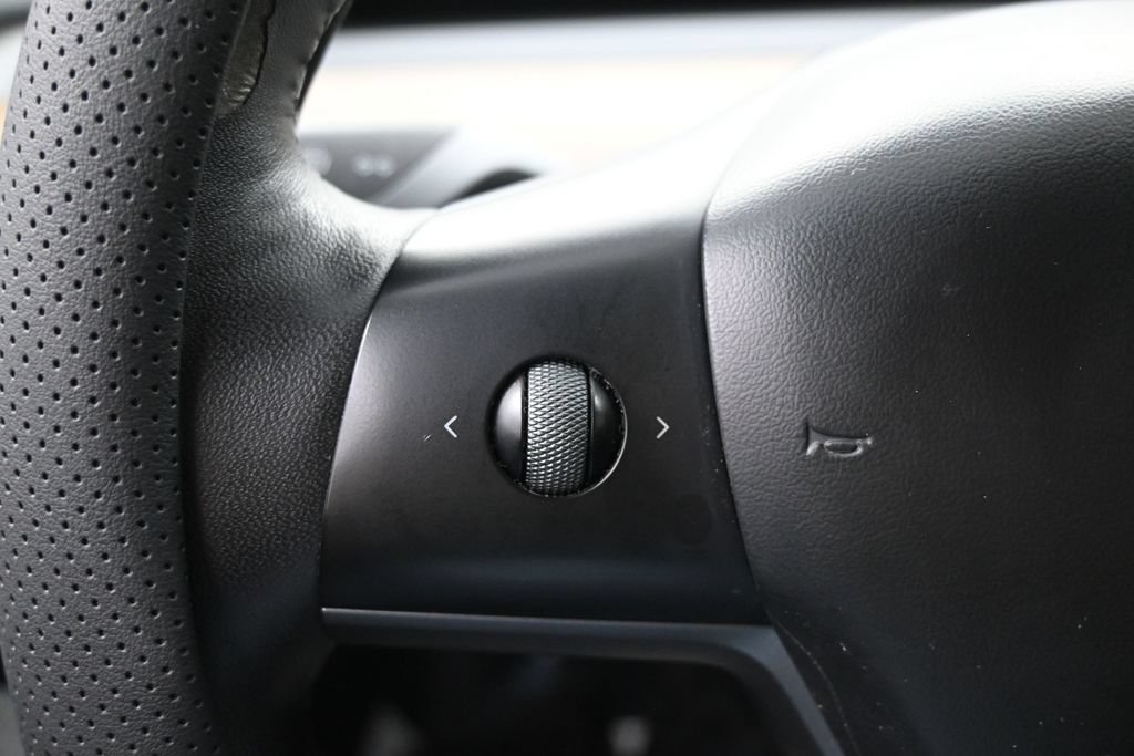 Used 2023 Tesla Model 3 Standard Range RWD image 18