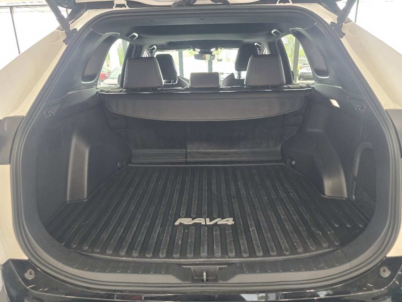 Used 2024 Toyota RAV4 XSE AWD/4WD image 19