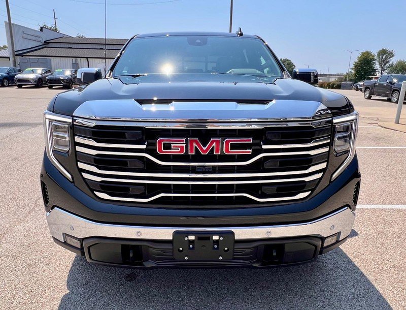 New 2026 GMC Sierra 1500 SLT w/ SLT Premium Plus Package image 2