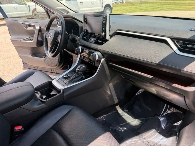 Used 2021 Toyota RAV4 Limited AWD/4WD image 37