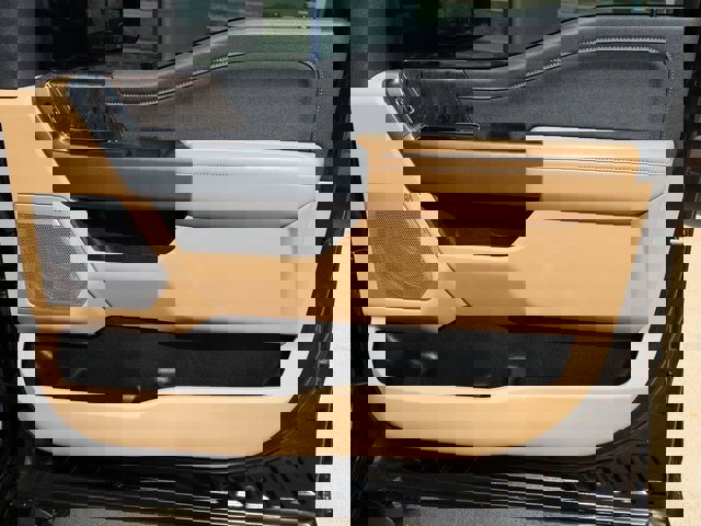 Certified 2023 Ford F250 Lariat w/ Sport Appearance Package image 18