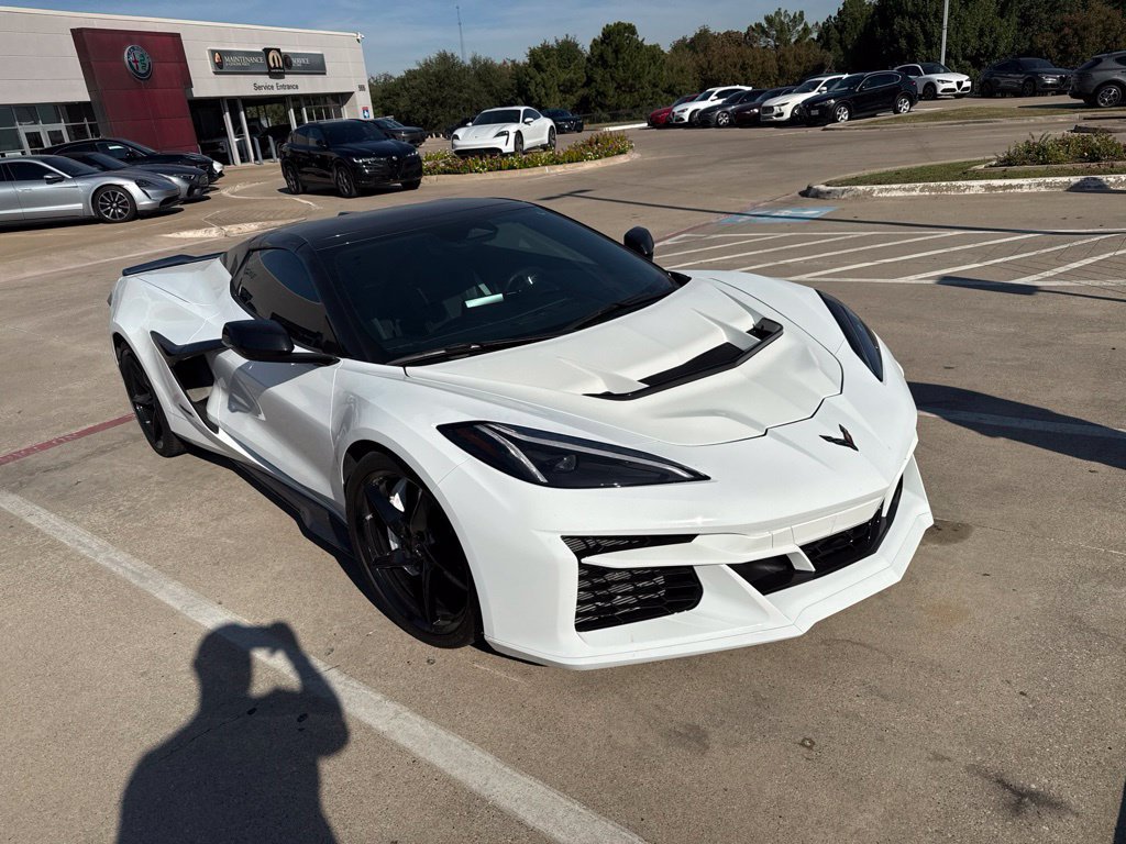Used 2024 Chevrolet Corvette E-Ray AWD/4WD image 2