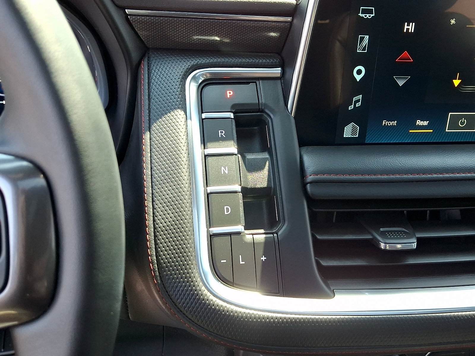 Used 2023 Chevrolet Suburban RST w/ Luxury Package AWD/4WD image 17