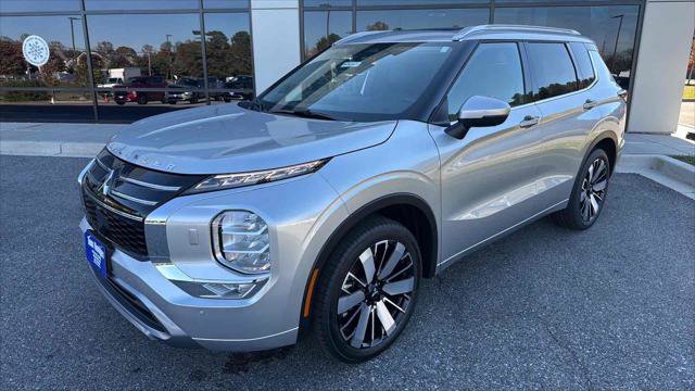 New 2025 Mitsubishi Outlander SEL image 1