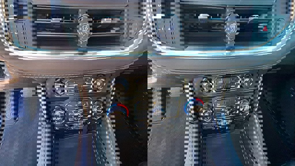 Used 2022 Chevrolet Tahoe Z71 w/ Luxury Package image 33