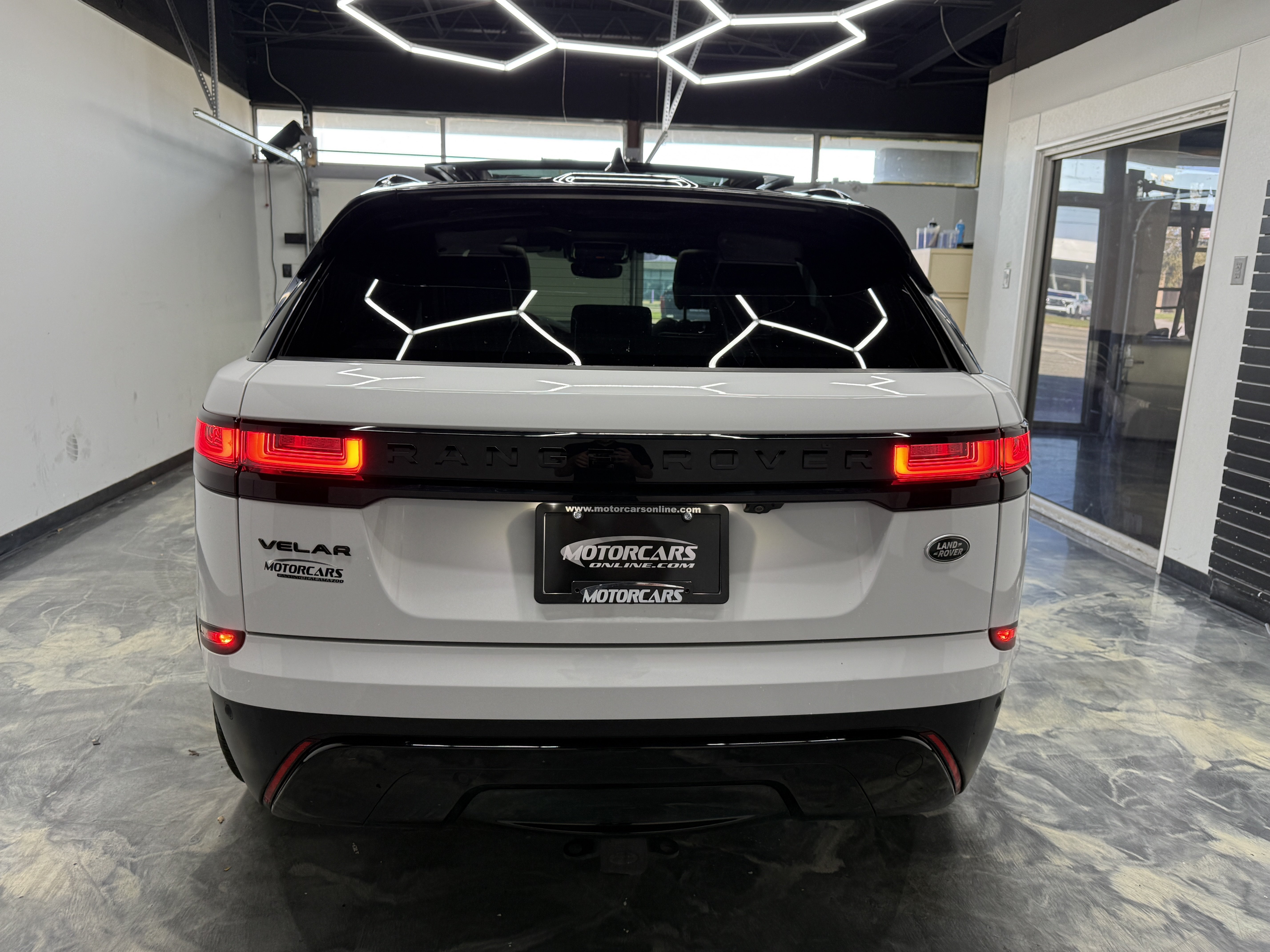 Used 2022 Land Rover Range Rover Velar S AWD/4WD image 4