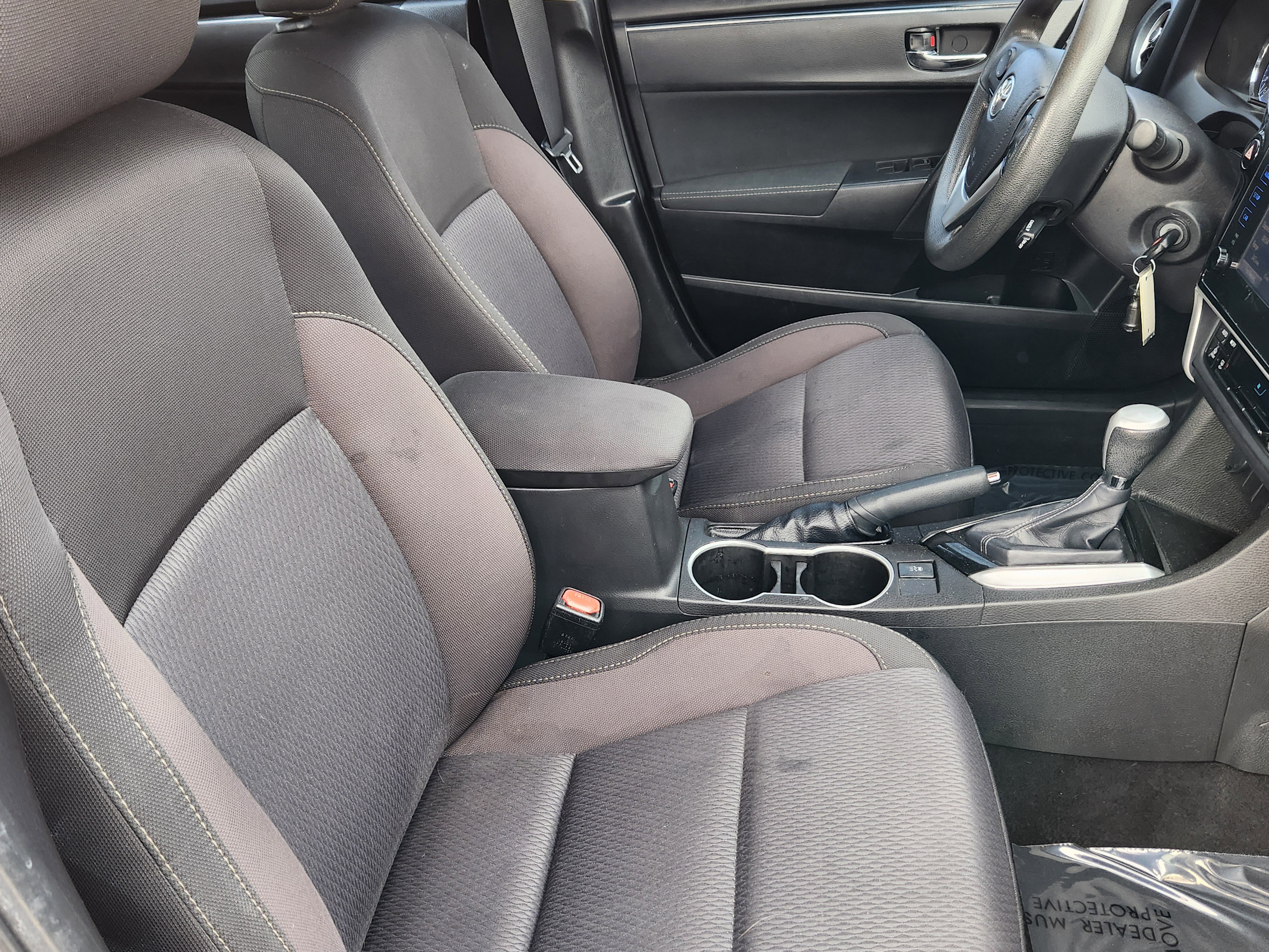 Used 2017 Toyota Corolla LE image 12