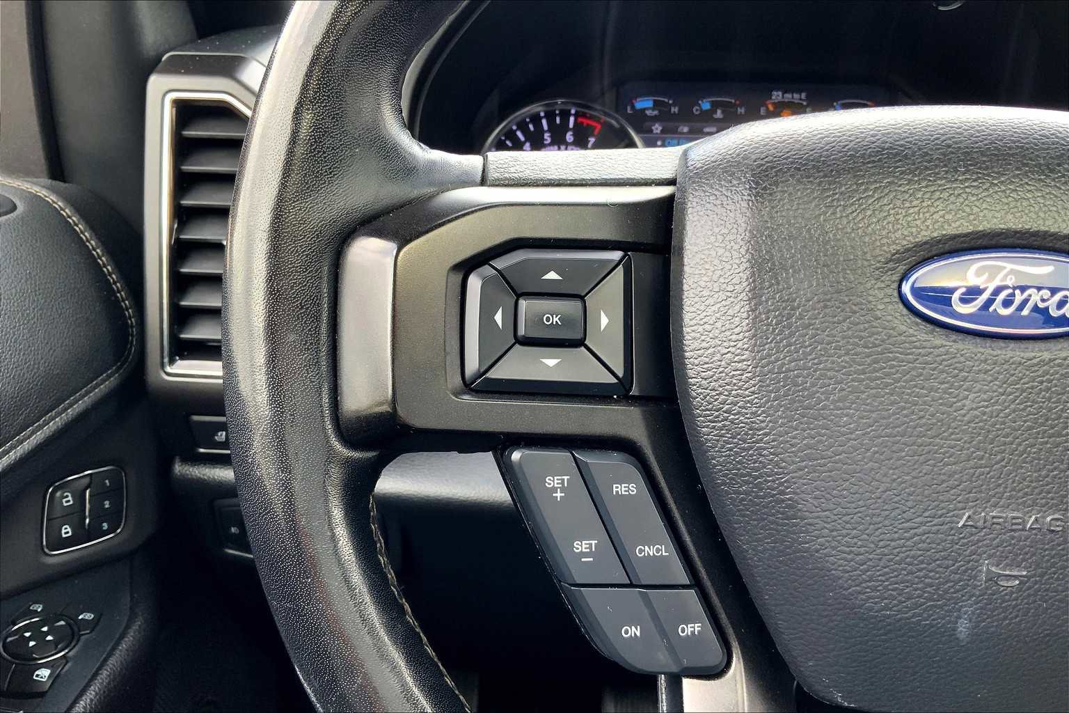 Used 2018 Ford Expedition Limited image 23