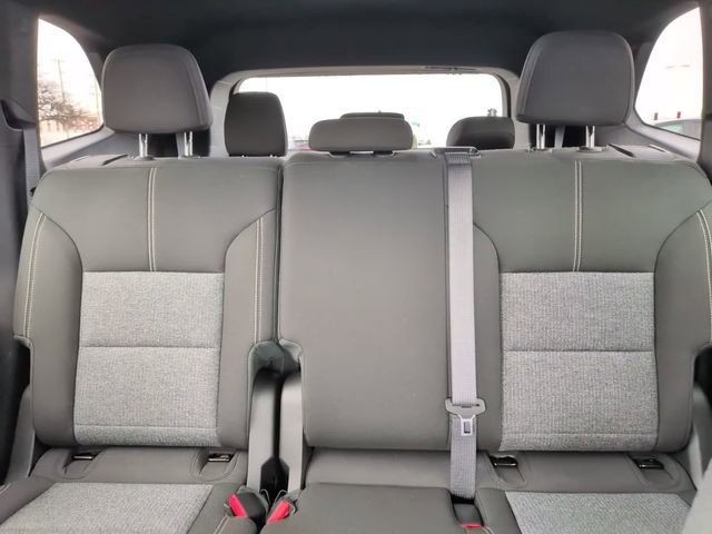 Used 2025 GMC Acadia Elevation image 27