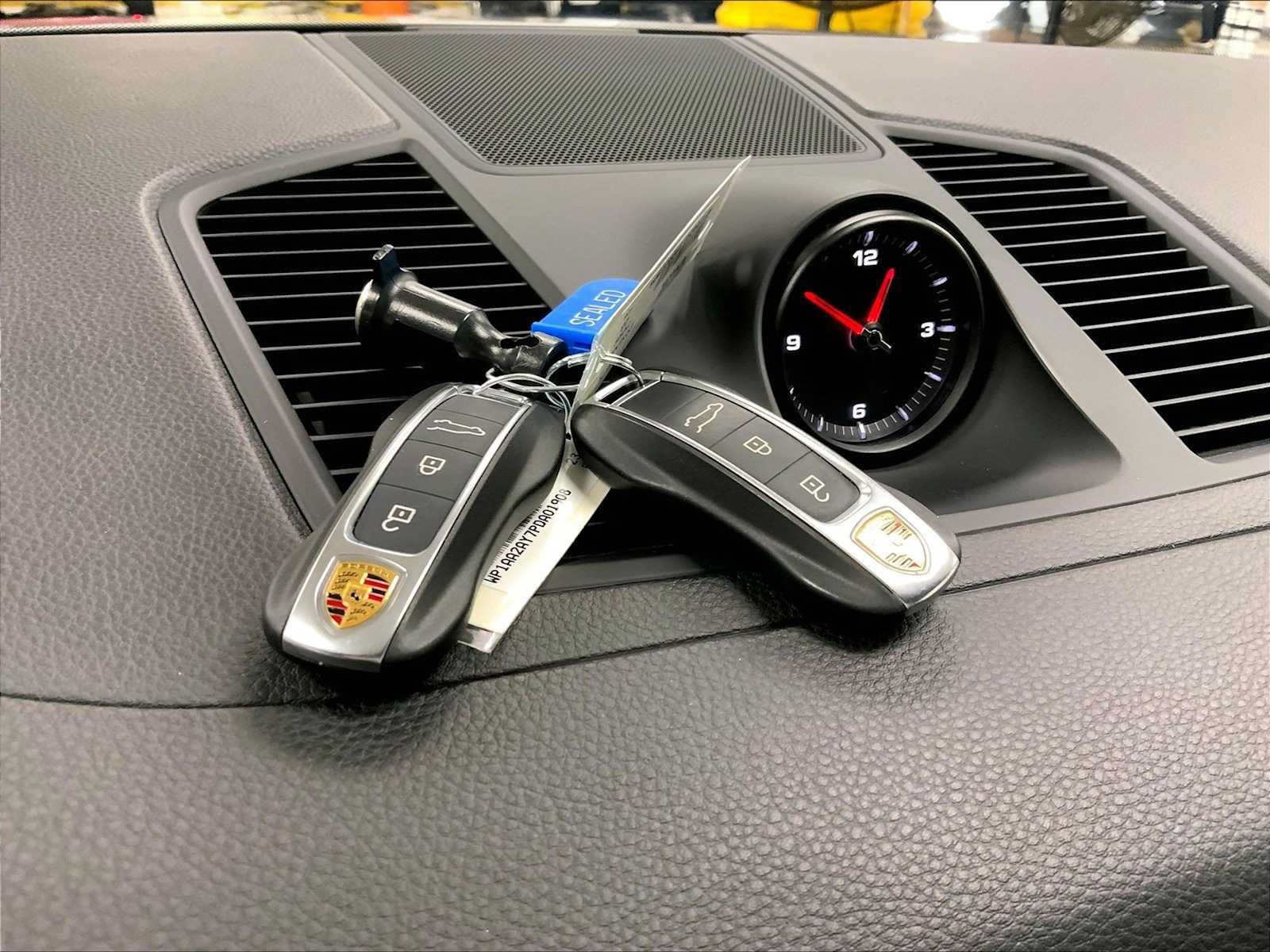 Certified 2023 Porsche Cayenne Platinum Edition AWD/4WD image 21