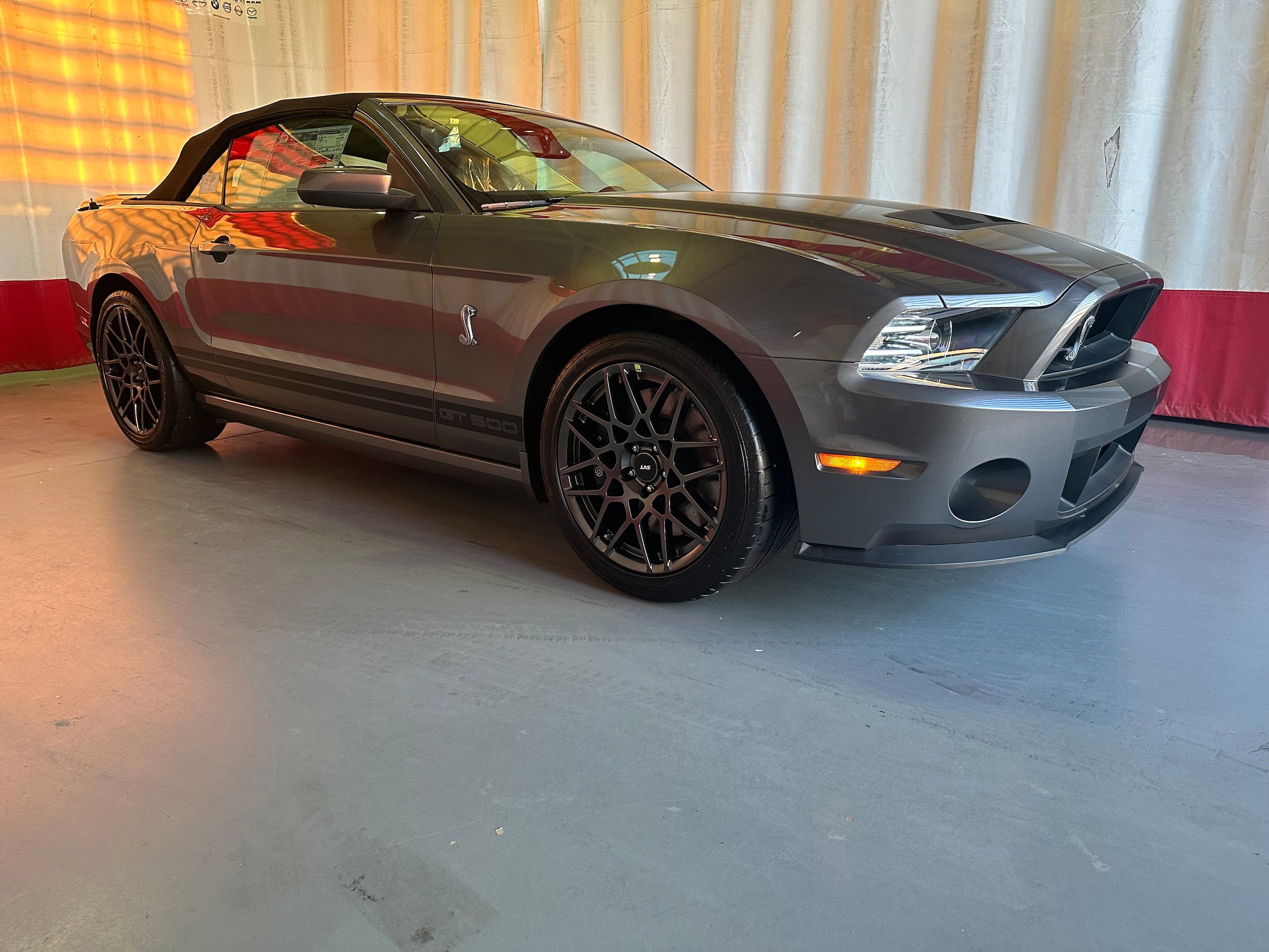 Used 2014 Ford Mustang Shelby GT500 w/ Equipment Group 821A RWD image 1