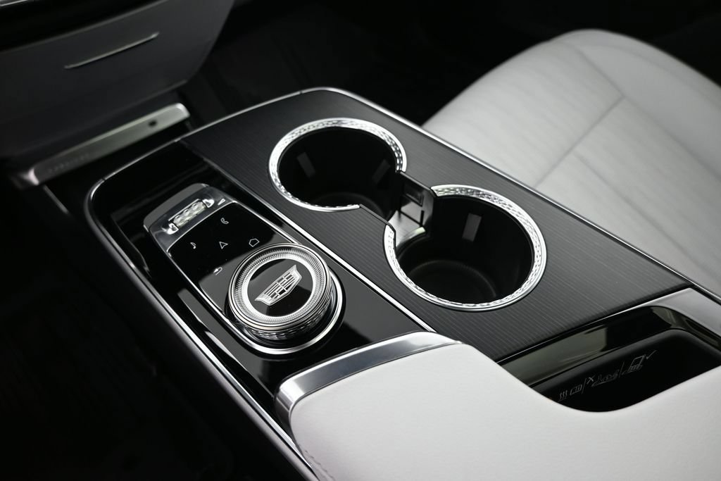 Used 2024 Cadillac Lyriq Sport AWD/4WD image 8