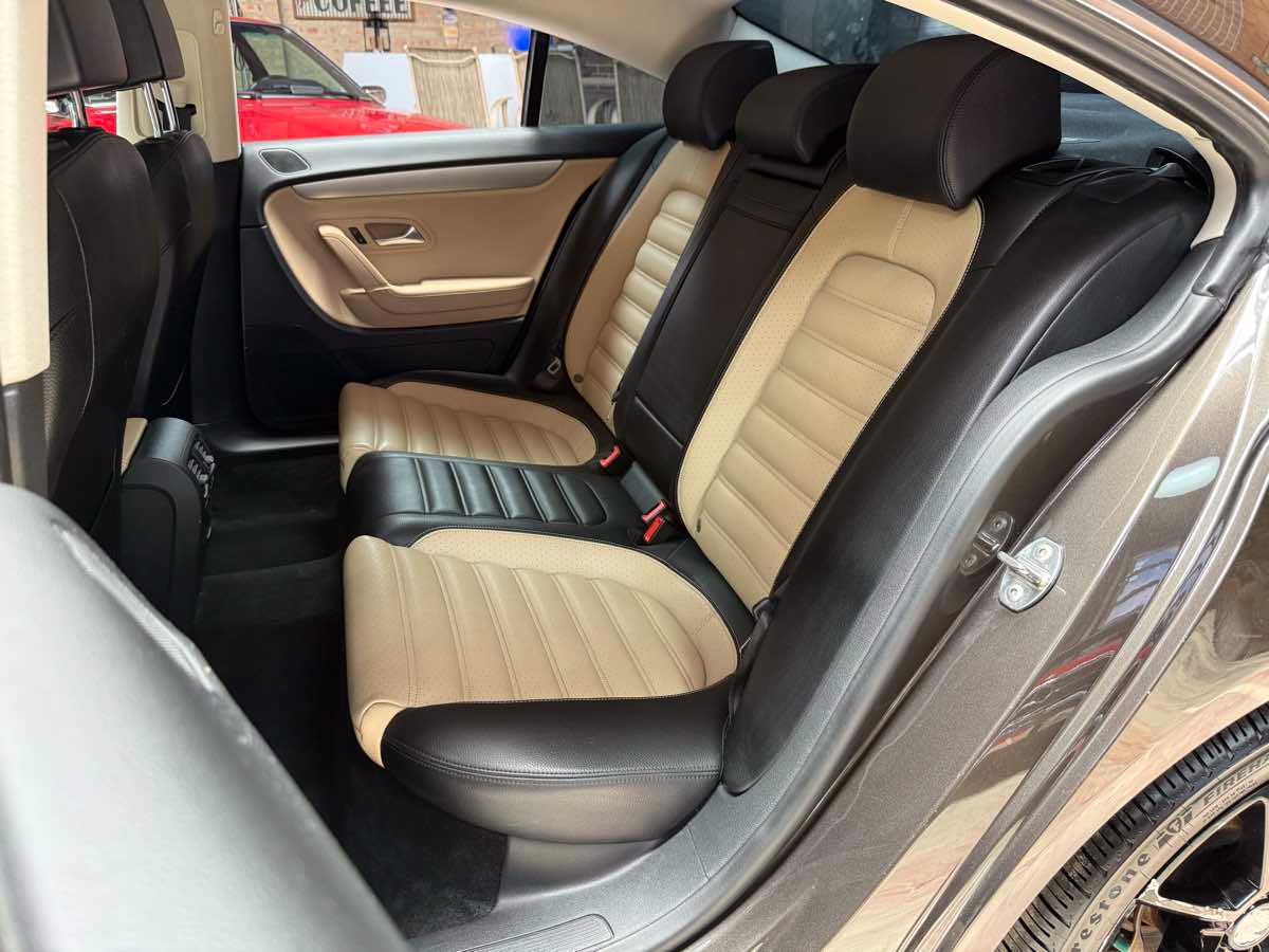 Used 2014 Volkswagen CC Sport FWD image 25