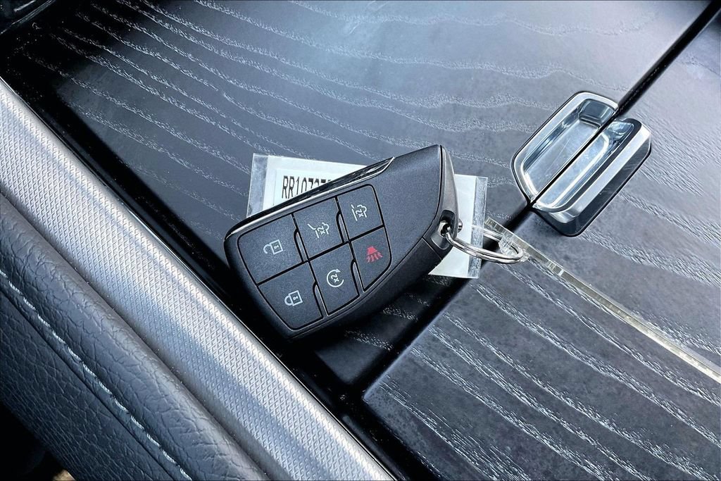 Used 2024 GMC Yukon Denali RWD image 36