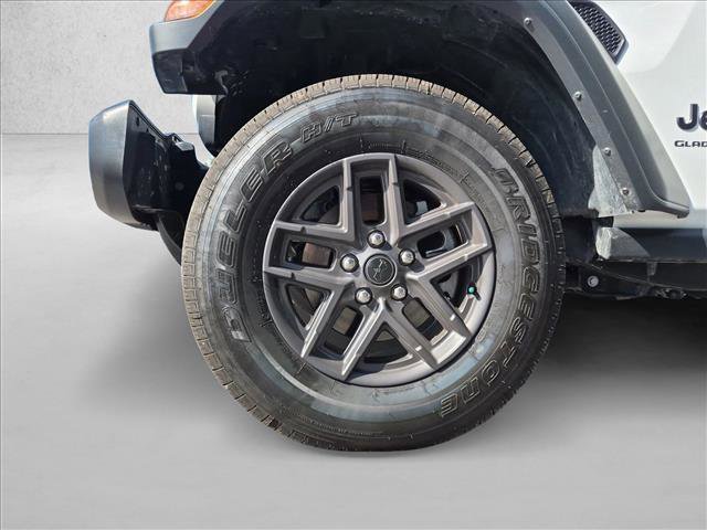 Used 2025 Jeep Gladiator Sport AWD/4WD image 9