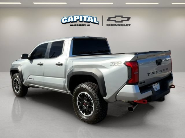 Used 2025 Toyota Tacoma TRD Off-Road AWD/4WD image 3
