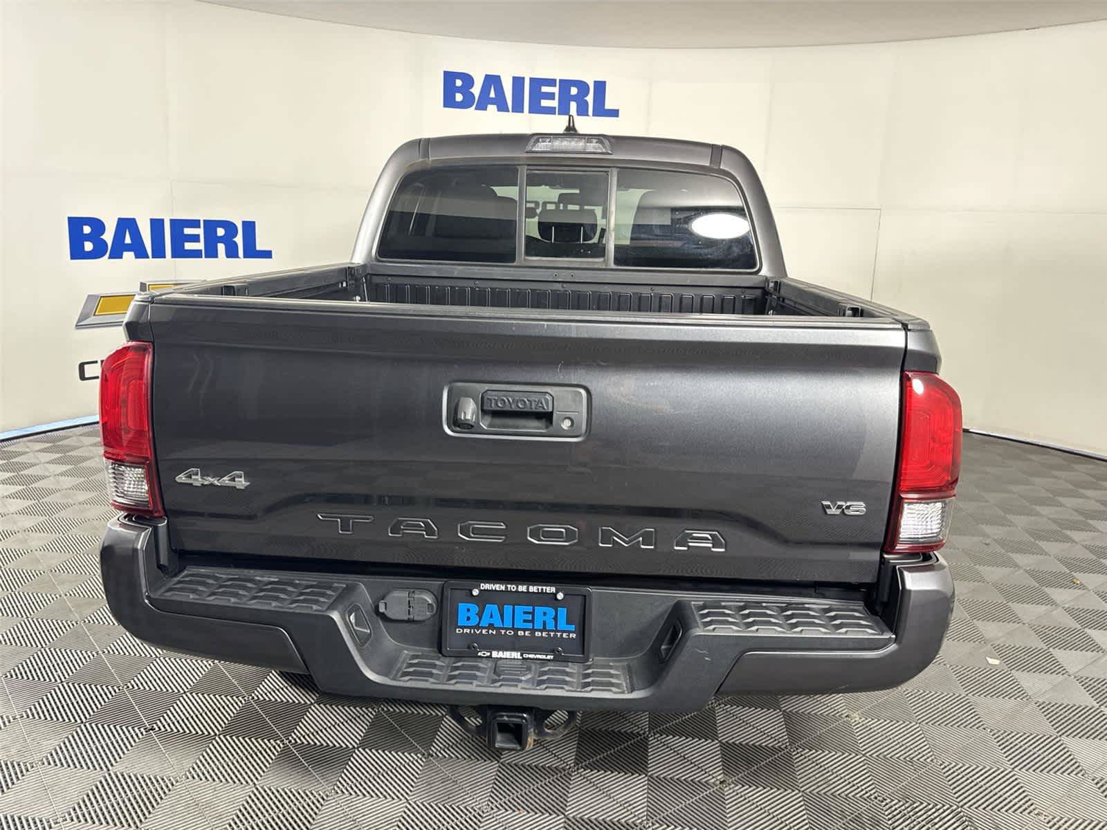 Used 2022 Toyota Tacoma SR AWD/4WD image 4