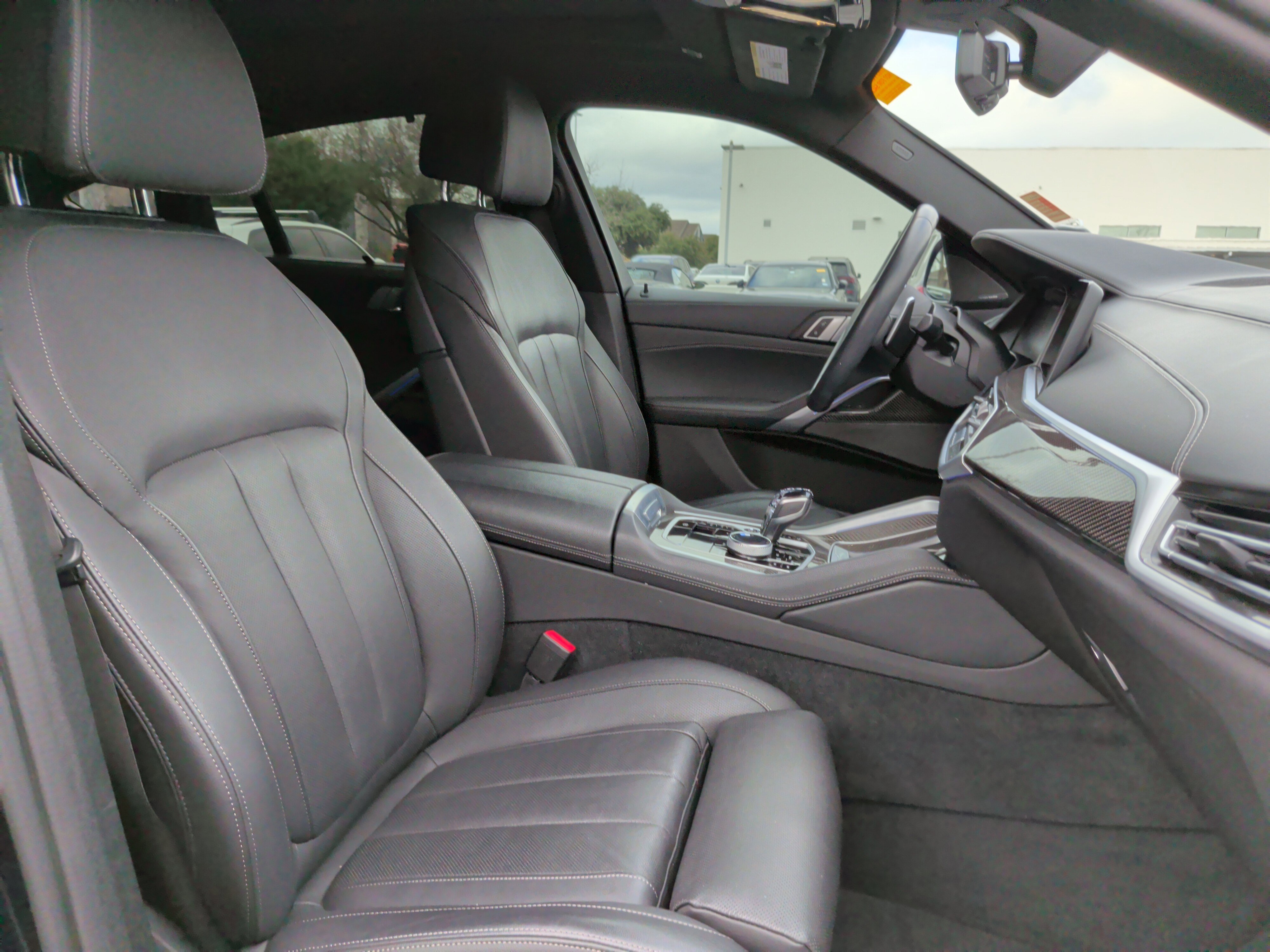 Used 2022 BMW X6 M50i w/ Executive Package image 35