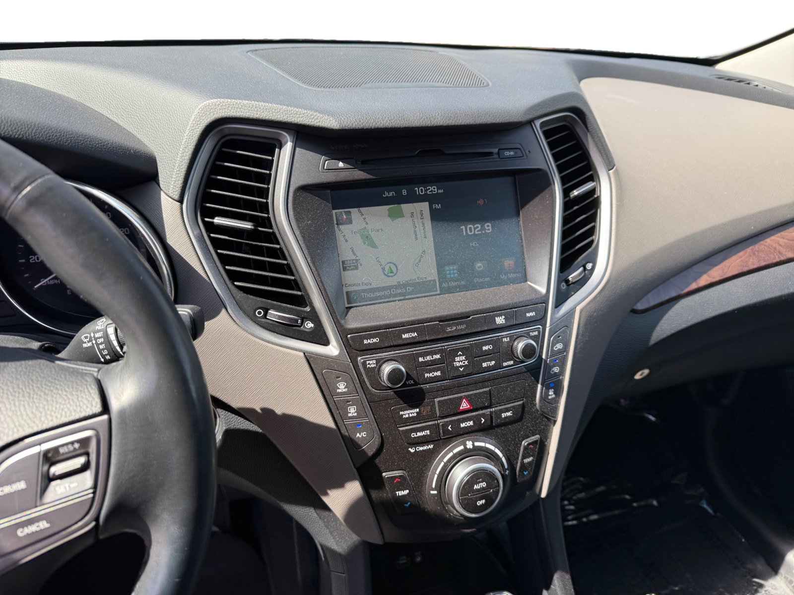 Used 2017 Hyundai Santa Fe FWD image 12