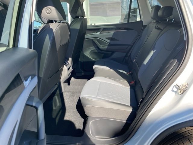 New 2025 Volkswagen Tiguan SE image 58