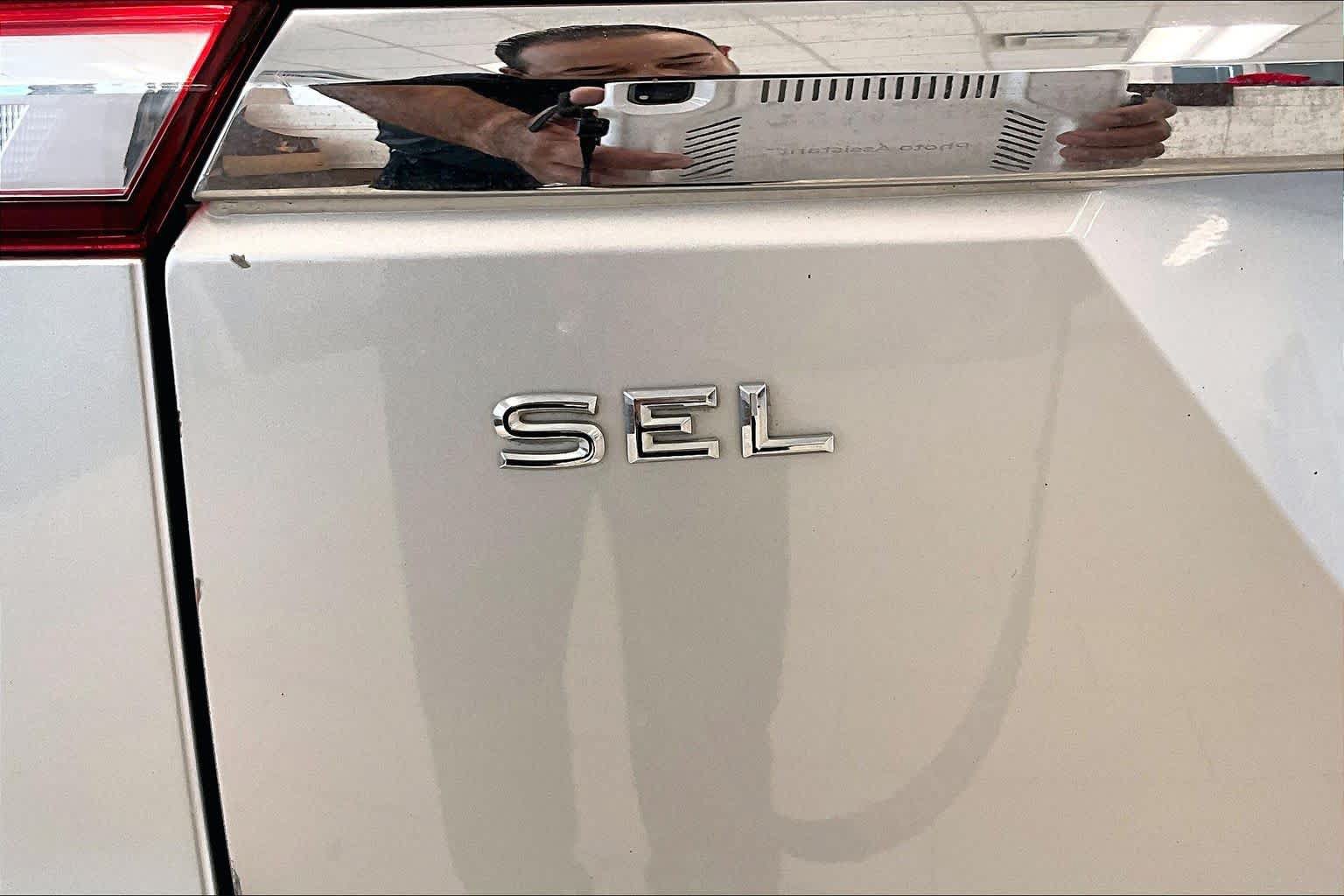 Used 2018 Volkswagen Atlas SEL FWD image 29