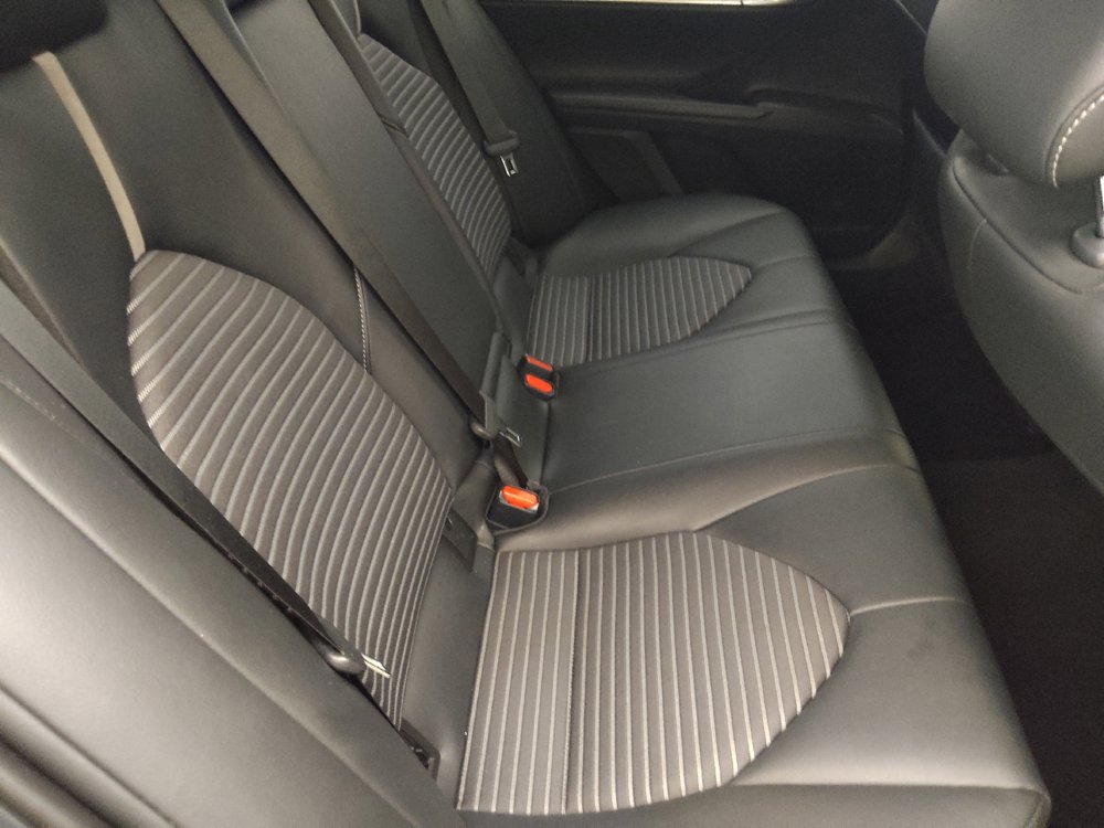 Used 2021 Toyota Camry SE FWD image 19