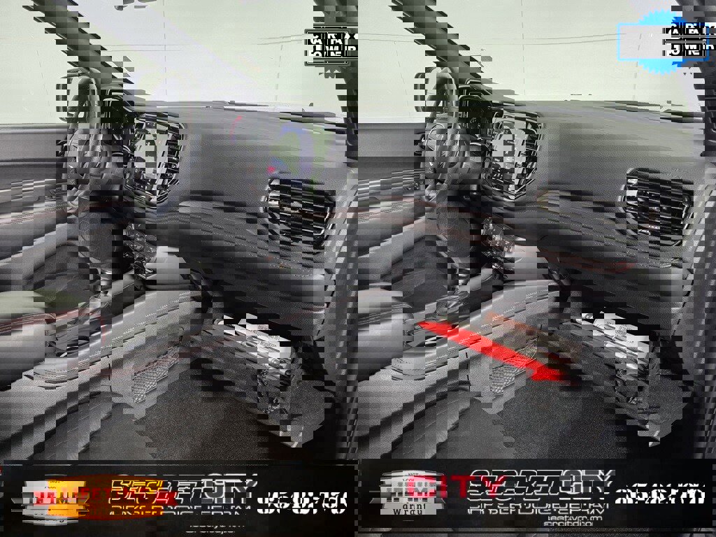 Used 2025 Dodge Durango R/T w/ Blacktop Package image 31