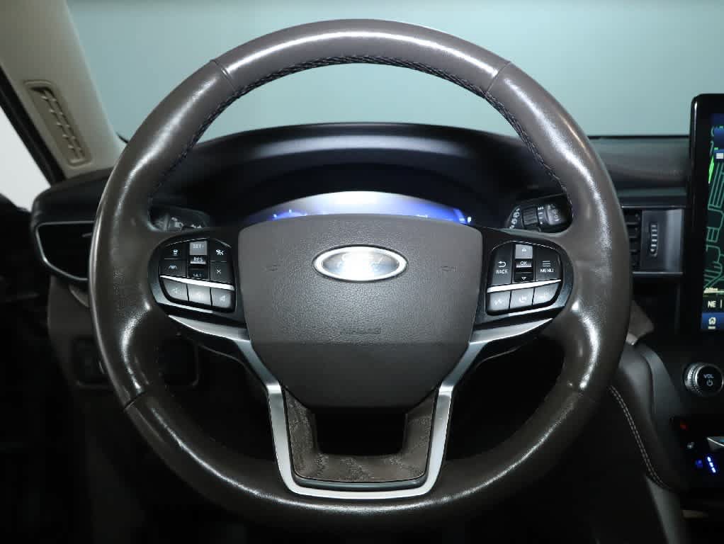 Used 2020 Ford Explorer Platinum w/ Premium Technology Package AWD/4WD image 23