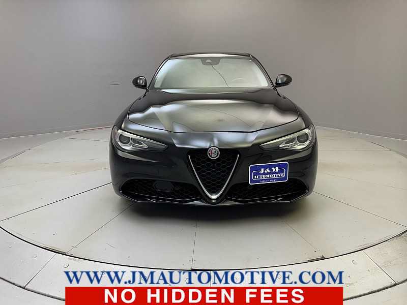 Used 2020 Alfa Romeo Giulia Ti w/ Active Blind Spot Package AWD/4WD image 8