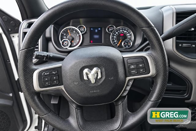 Used 2022 RAM 2500 Tradesman w/ Chrome Appearance Group AWD/4WD image 13