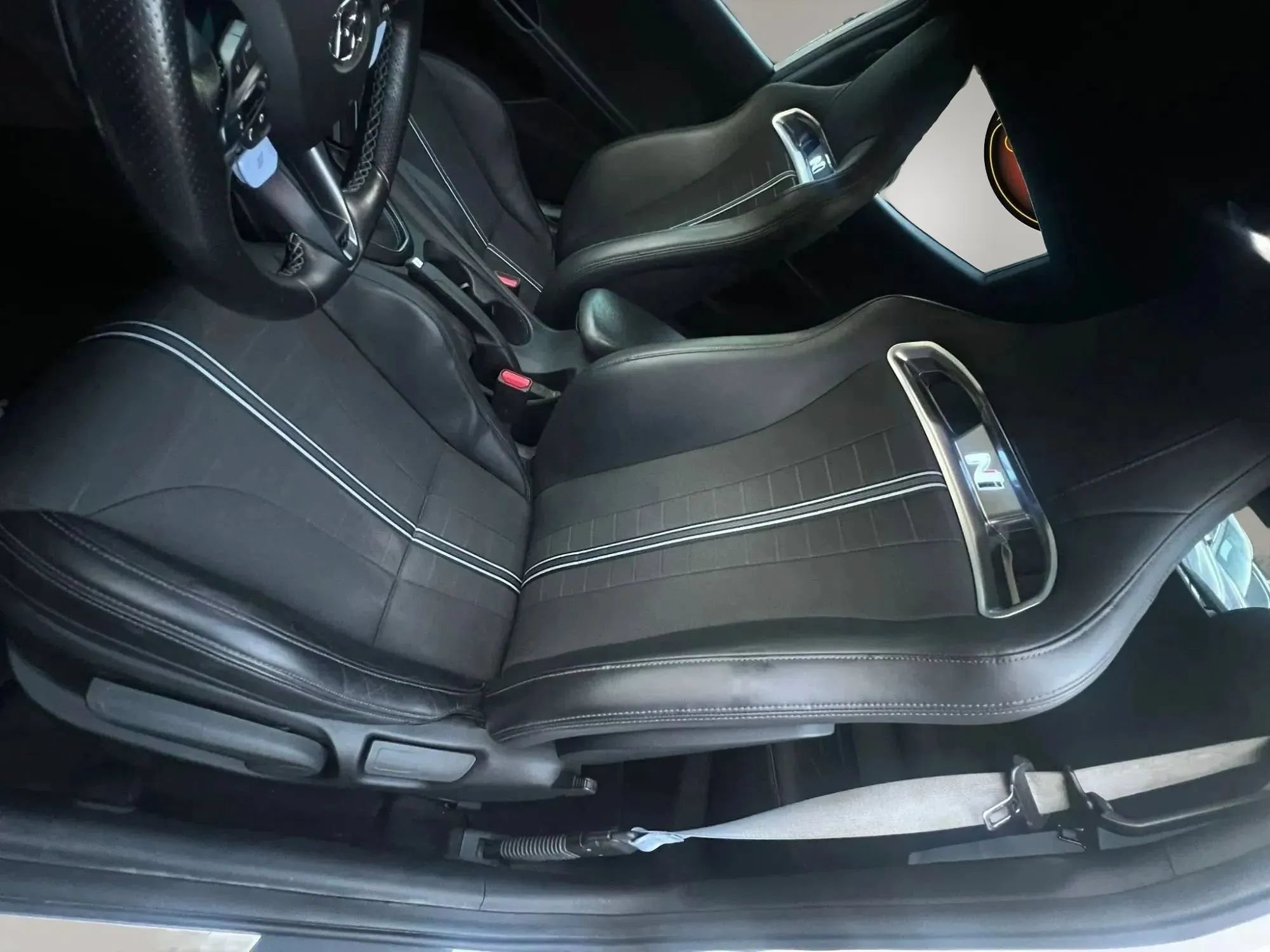 Used 2022 Hyundai Veloster N FWD image 13