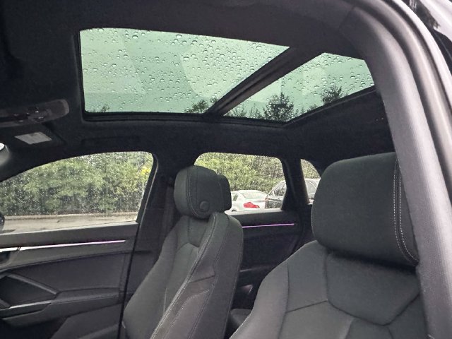 Used 2022 Audi Q3 2.0T Premium Plus w/ Premium Plus Package AWD/4WD image 24