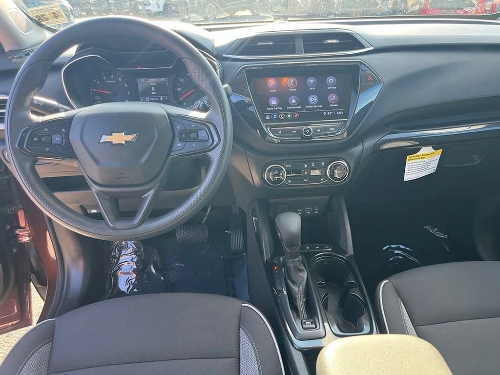 Used 2023 Chevrolet TrailBlazer LT w/ Convenience Package AWD/4WD image 38