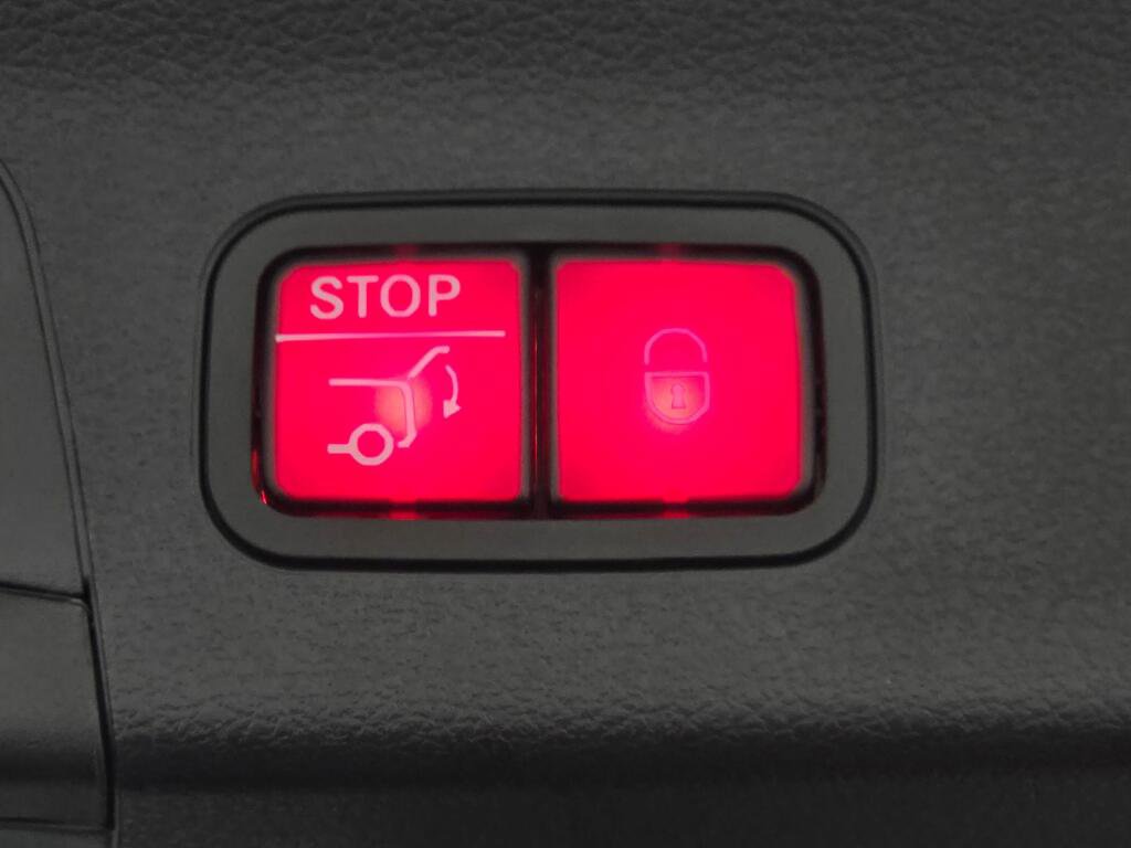 Used 2024 Mercedes-Benz GLS 450 4MATIC image 23