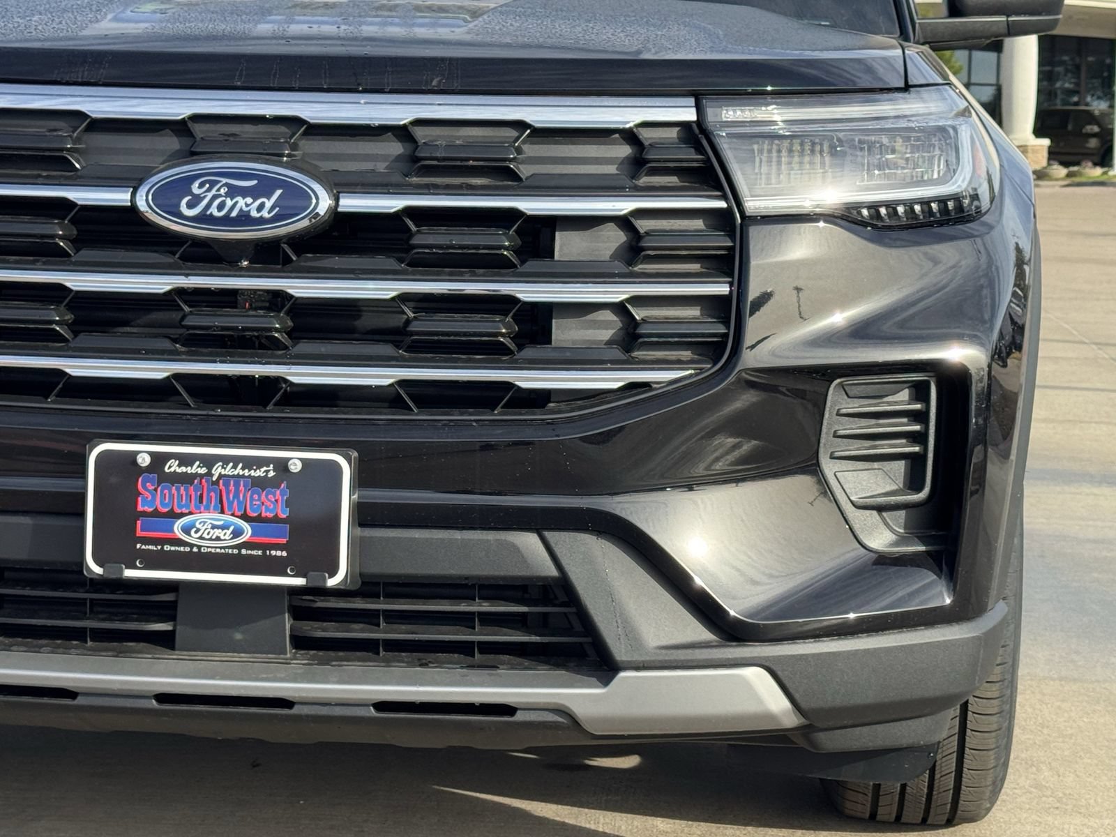 New 2026 Ford Explorer Active RWD image 8
