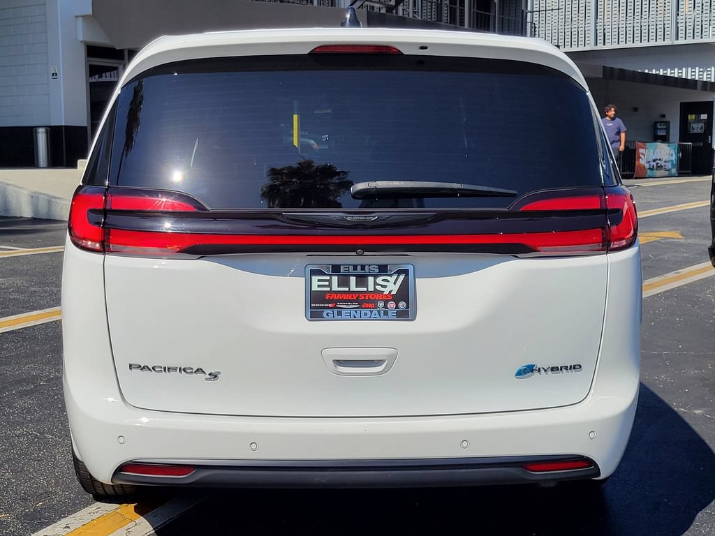 Used 2023 Chrysler Pacifica Touring-L w/ S Appearance Package FWD image 31