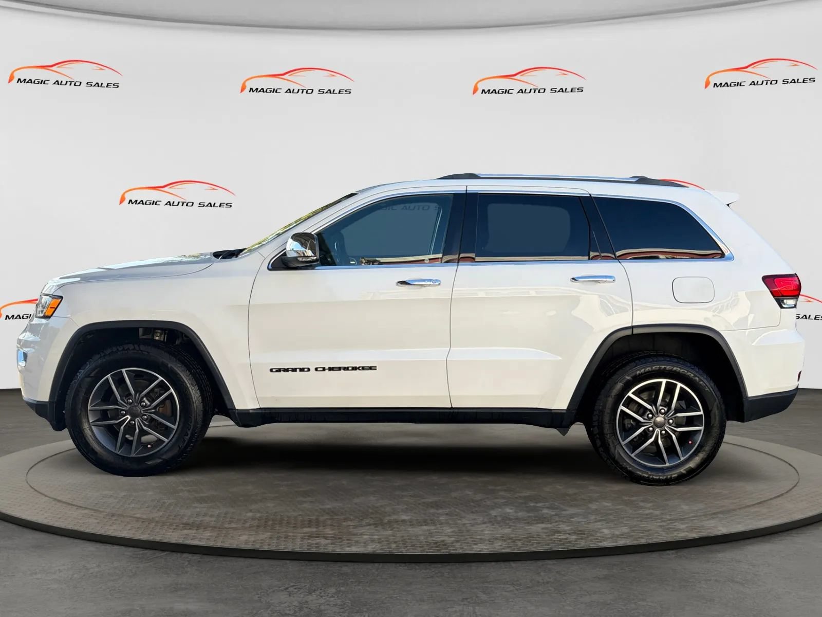 Used 2020 Jeep Grand Cherokee Limited AWD/4WD image 7