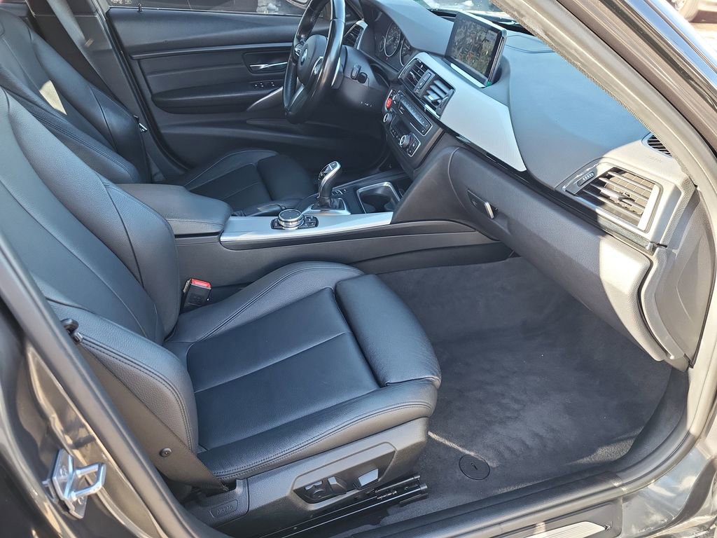 Used 2015 BMW 335i xDrive Sedan AWD/4WD image 14