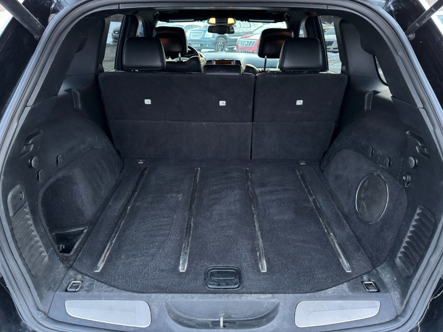 Used 2015 Jeep Grand Cherokee SRT w/ Luxury Group II image 17