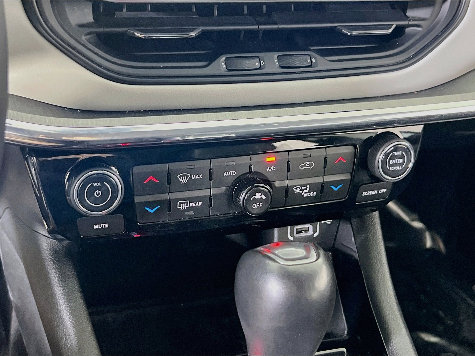 Used 2022 Jeep Compass Limited w/ Sun and Sound Group AWD/4WD image 15
